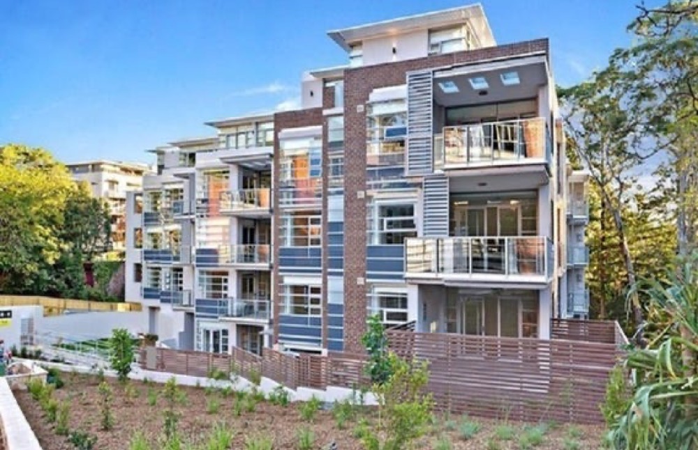 Residential strata building at 10 Drovers Way in Lindfield